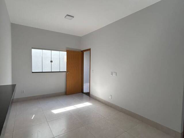 #4 - Casa para Venda em Aparecida de Goiânia - GO - 3